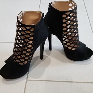 Black fashion heels